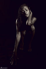 黑珍珠玛丽亚性感写真 蜂腰纤细星光毕露