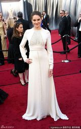 高清组图：奥斯卡红毯谢琳-伍德蕾白色礼服端庄