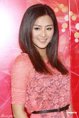 组图：张名雅否认抛弃旧友 知道曝料者是谁