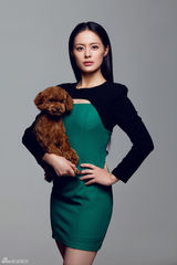 组图：王力可时尚写真 续写宠物情缘