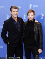 幻灯图集：《捉刀手》亮相 伊万与布鲁斯南比帅