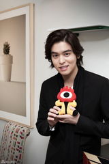 高清图：韩星李章宇曝与恩静台前幕后 最喜欢梁朝伟