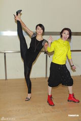 组图：无线台庆项目进行彩排 众美女艺员热舞