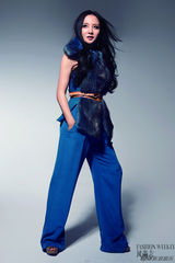 组图：陶红杂志写真曝光 长裙曼妙妆容精致