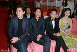 组图：张震郑雨盛执导电影 王家卫捧场