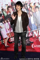 组图：小池彻平见面会和粉丝击掌期待在台湾开唱