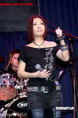 幻灯图：林晓培发专辑劲装亮相 劲歌热舞激情四射