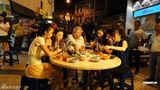 组图：蔡澜参观吉隆坡特色街道品尝榴莲果酱