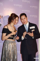 组图：徐子淇分享女儿趣事 有意举家看球赛