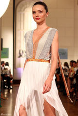 高清组图：辣妈超模米兰达-可儿现身悉尼走秀