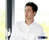 组图：赵仁成申宝拉出席某电子产品宣传活动