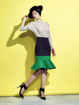 组图：赵子惠曝时尚大片 魅惑变身优雅大气