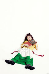 组图：韩国童星金赛纶时尚写真 萝莉造型可爱俏皮