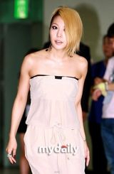 组图：SMTOWN演唱会21日晚首尔举行 万名粉丝参加