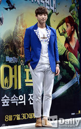 组图：郑珍云韩胜妍为《丛林传说》配音