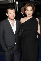 组图：《阿凡达》伦敦首映 卡梅隆夫妇携主创现身