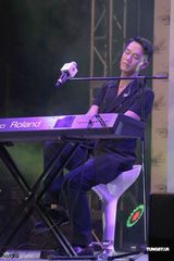 组图：蓝奕邦马来西亚造势 为杨千嬅爱子写歌