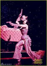 组图：舞娘蒂塔最新表演现场华丽曝光