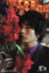 组图：山下智久三浦春马等众男星拍摄绚丽写真