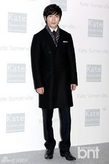 组图：韩星韩高恩韩惠珍等靓装为名品站台