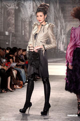 组图：林志玲透视装现身妩媚性感 看众名模走秀