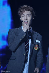 组图：EXO十一空降上海演唱会 粉丝狂欢