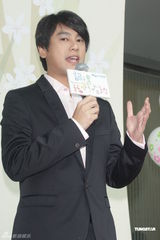 组图：朱孝天不知林熙蕾要结婚 称两人还是朋友