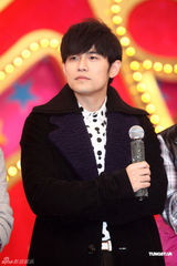 组图：周杰伦玩票心态做主持 祝福大S闪电订婚