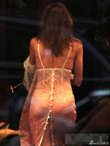 组图：超模史蒂芬妮逛内衣店 真空试衣豪乳毕现