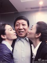 组图：《大丈夫》庆功会 李小冉俞飞鸿亲密合影