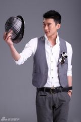 组图：宋珉宇时尚写真出炉 英俊小生帅气十足