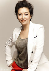 组图：江珊时尚写真散发知性气质