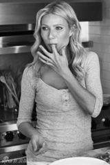 组图：格温妮丝-帕特洛居家写真 化身美丽厨娘