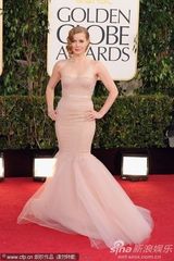 组图：《大师》艾米-亚当斯鱼尾裙复古