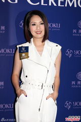 组图：杨千嬅夸丁子高变魔术 称被惊呆