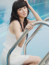 高清组图：孙菲菲时尚炫色写真 笑容明媚动人