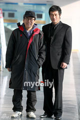 幻灯图集：崔民秀出席新剧新闻发布会 全家总动员