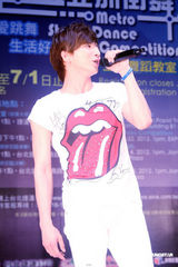 组图：LOLLIPOP F三缺一现身担任热舞助教