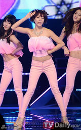 组图：SHINee回归 SISTAR《MCountdown》再夺冠