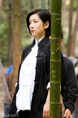 组图：秦海璐英姿飒爽领衔抗战大戏