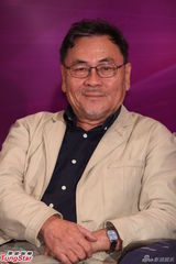 组图：陈意涵否认霸占7件礼服 自嘲红毯无身材可露