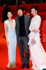 组图：《白日焰火》亮相柏林 桂纶镁深V抢镜