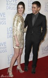 高清：《爱情灵药》亮相悉尼 海瑟薇吉伦哈尔秀默契