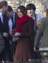 组图：凯特王妃亮相圣诞活动 怀孕后不忘踩高跟鞋