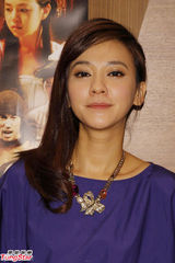 组图：陈意涵出席活动自嘲金马红毯礼服尺度小