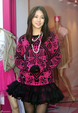 高清图：尹恩惠出任公益大使 粉丝会展露甜美笑容 