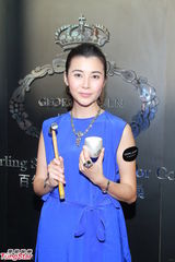 组图：蒙嘉慧出席活动否认末日完婚传闻