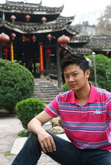 组图：印小天4年前旧照曝光 广西拍摄体验户外生活