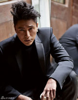 组图：陈坤登杂志开年封面 反观自我再出发