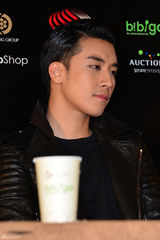 组图：2012MAMA盛典落幕 鸟叔等亮相获年度大奖